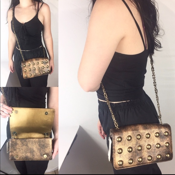 ๐RARE STUNNING ๐CROSSBODY CHANEL BAGโญ๏ธ